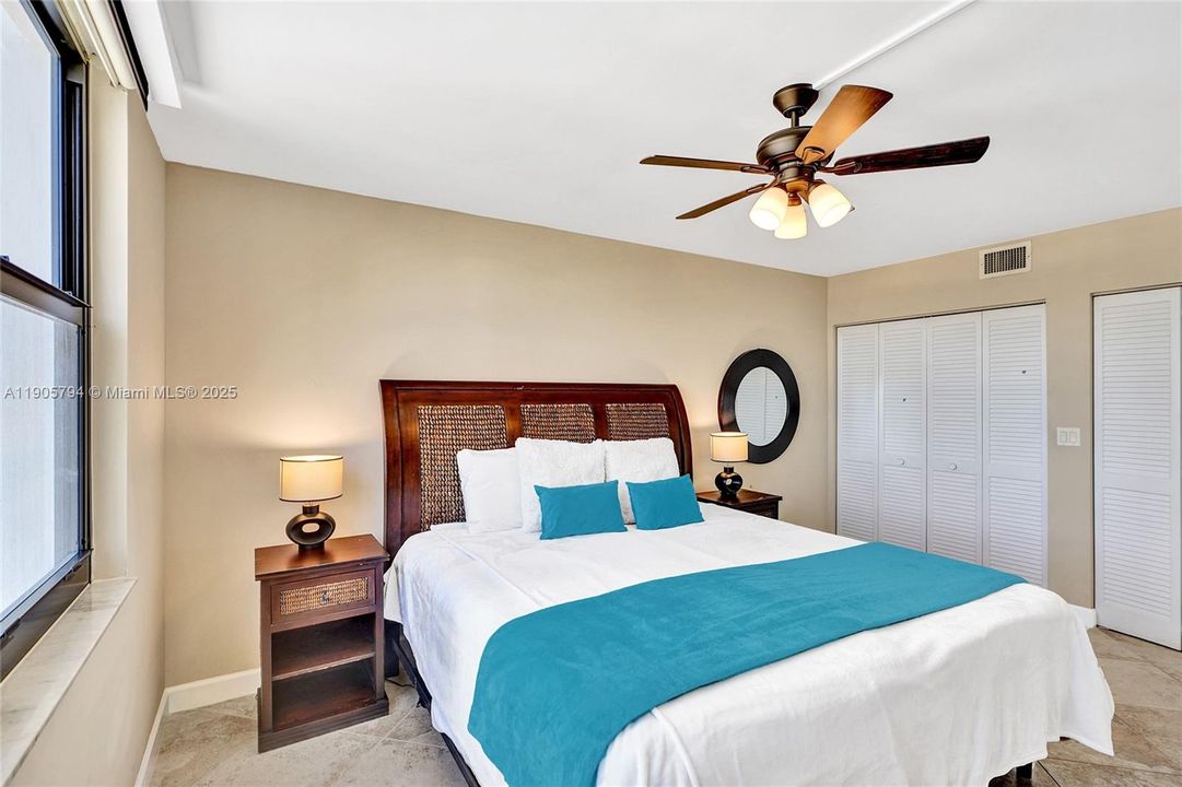 待售: $529,900 (2 贝兹, 2 浴室, 1240 平方英尺)