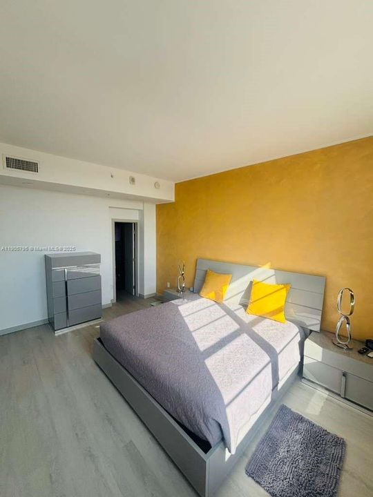 待售: $699,000 (1 贝兹, 1 浴室, 900 平方英尺)