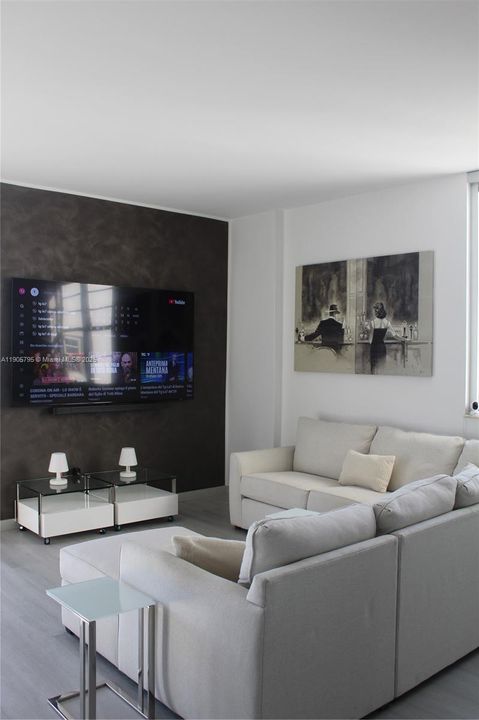 待售: $699,000 (1 贝兹, 1 浴室, 900 平方英尺)