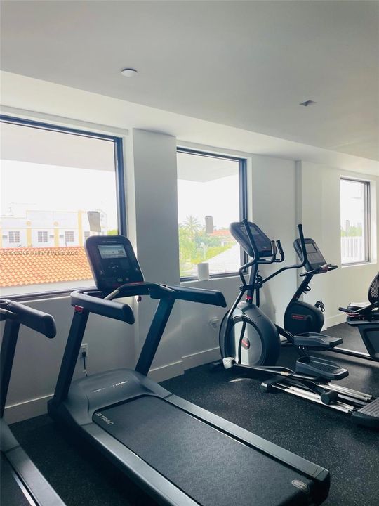 待售: $595,000 (1 贝兹, 1 浴室, 820 平方英尺)