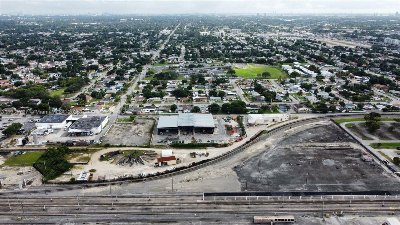 出租: $18,000 (0 贝兹, 0 浴室, 0 平方英尺)