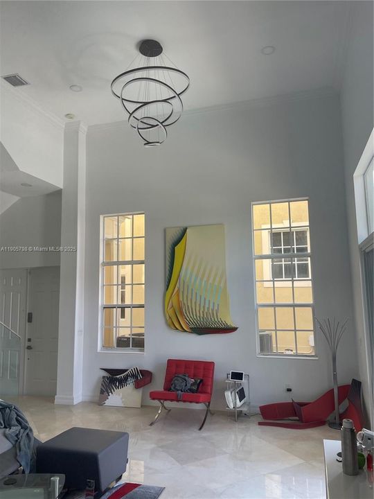 出租: $8,900 (3 贝兹, 3 浴室, 3195 平方英尺)