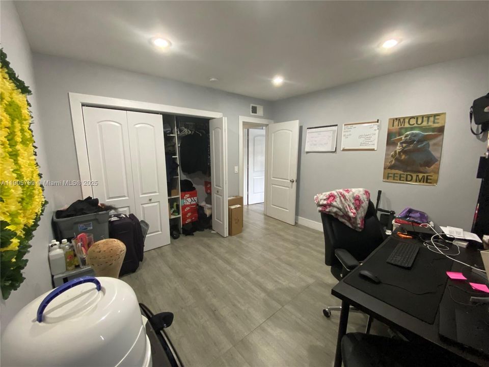 最近租的: $2,000 (2 贝兹, 2 浴室, 1000 平方英尺)