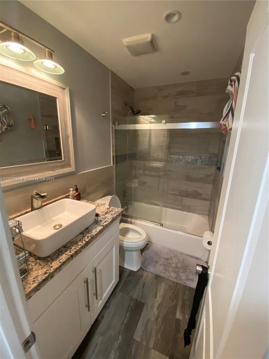 最近租的: $2,000 (2 贝兹, 2 浴室, 1000 平方英尺)