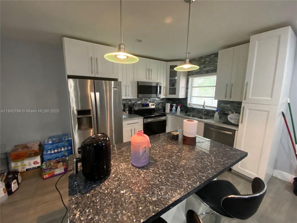 最近租的: $2,000 (2 贝兹, 2 浴室, 1000 平方英尺)