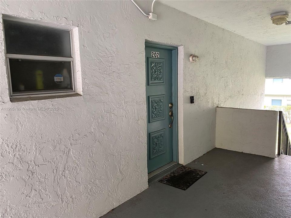 最近租的: $2,000 (2 贝兹, 2 浴室, 1000 平方英尺)