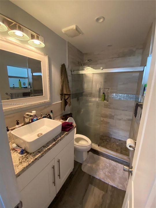 最近租的: $2,000 (2 贝兹, 2 浴室, 1000 平方英尺)