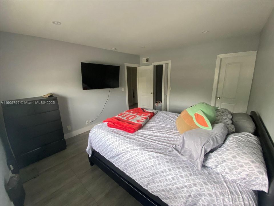 最近租的: $2,000 (2 贝兹, 2 浴室, 1000 平方英尺)