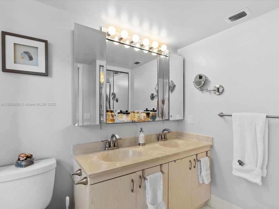 待售: $229,950 (2 贝兹, 2 浴室, 1291 平方英尺)