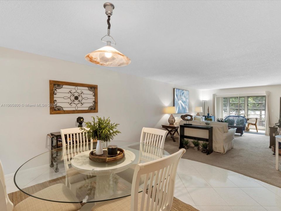 待售: $229,950 (2 贝兹, 2 浴室, 1291 平方英尺)