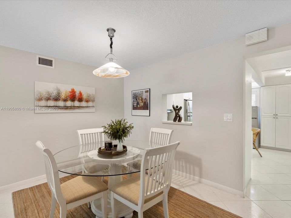 待售: $229,950 (2 贝兹, 2 浴室, 1291 平方英尺)