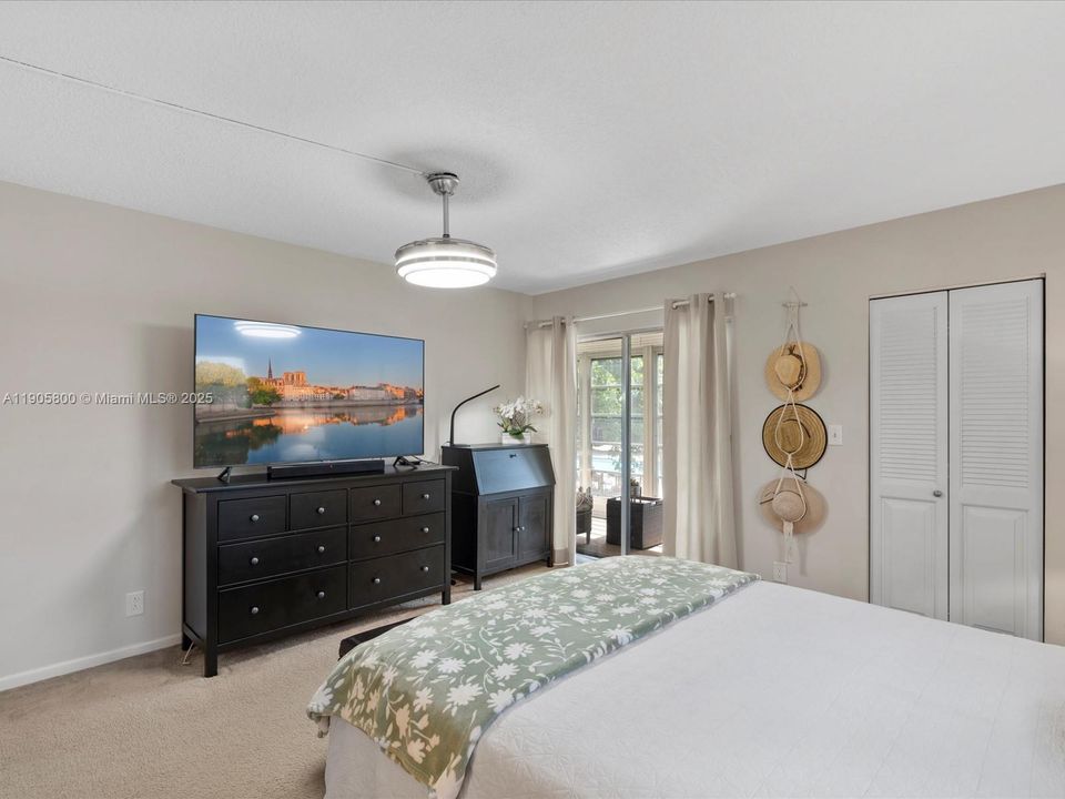 待售: $229,950 (2 贝兹, 2 浴室, 1291 平方英尺)