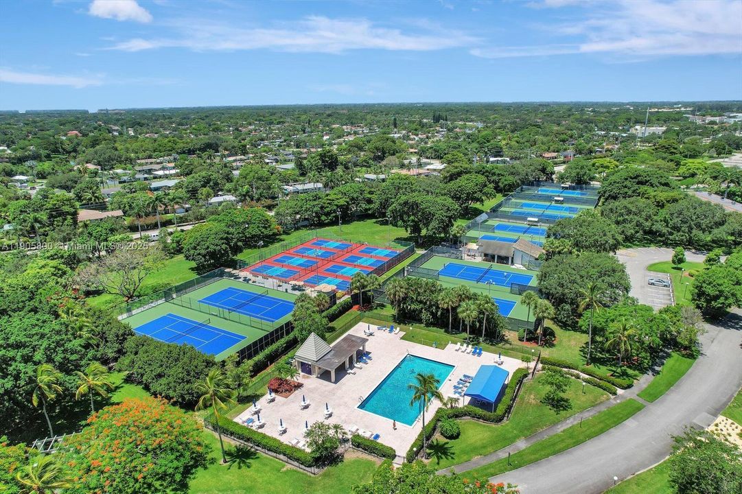 待售: $229,950 (2 贝兹, 2 浴室, 1291 平方英尺)