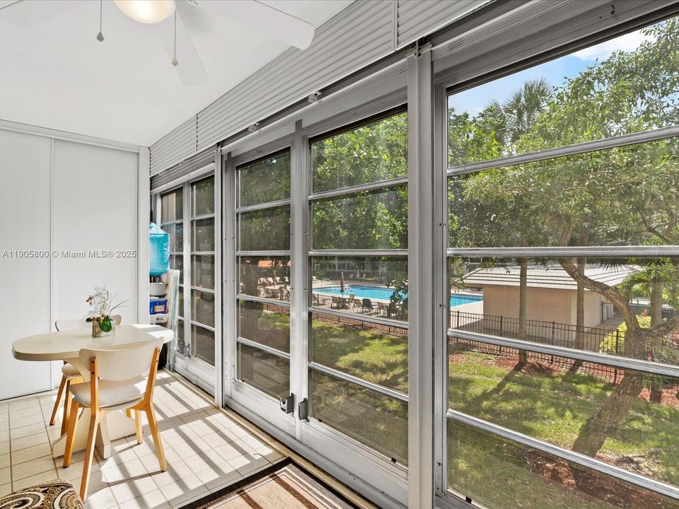 待售: $229,950 (2 贝兹, 2 浴室, 1291 平方英尺)