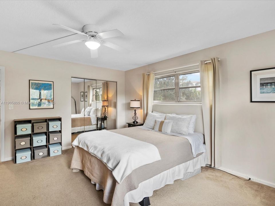 待售: $229,950 (2 贝兹, 2 浴室, 1291 平方英尺)