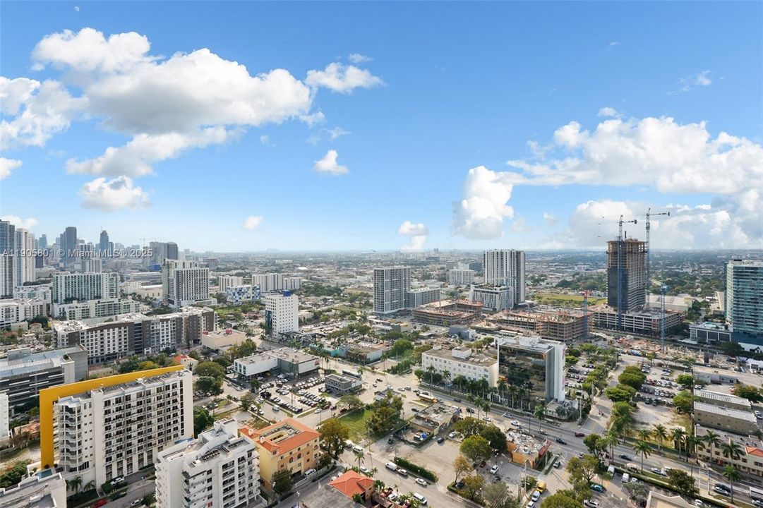 Active With Contract: $4,200 (2 beds, 2 baths, 944 Square Feet)