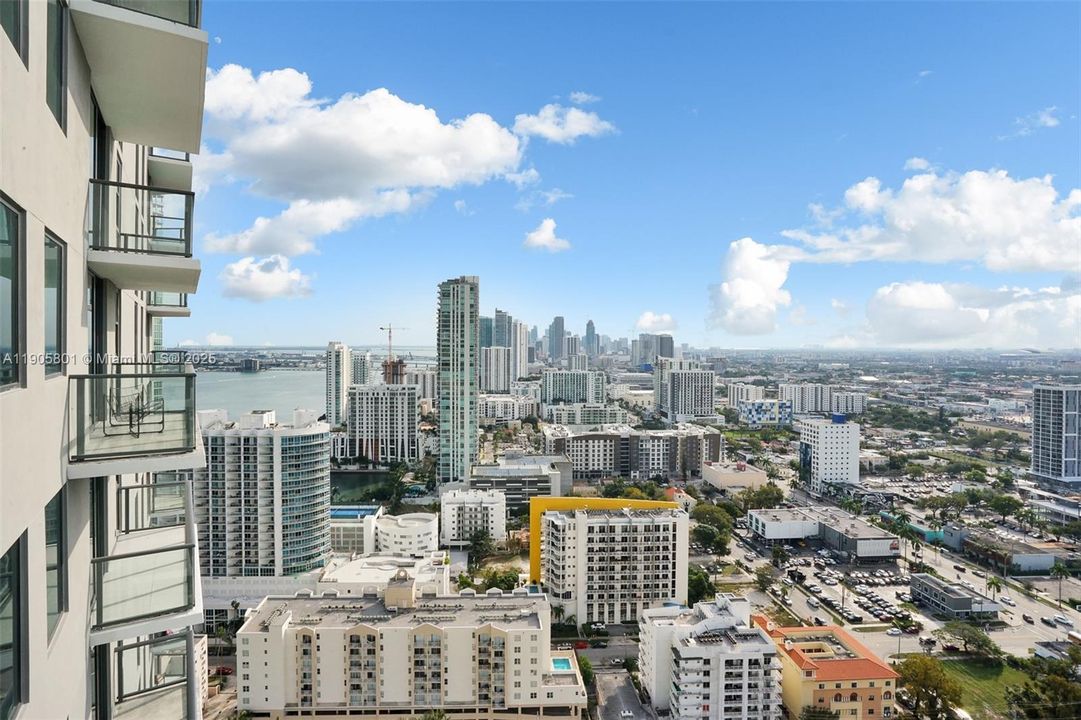 Active With Contract: $4,200 (2 beds, 2 baths, 944 Square Feet)
