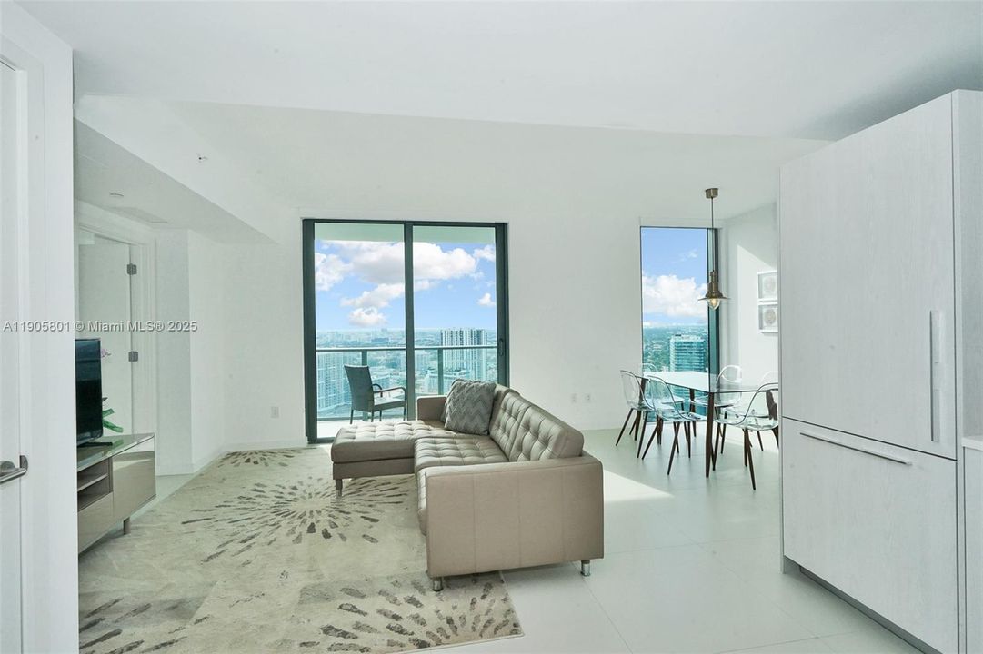 Active With Contract: $4,200 (2 beds, 2 baths, 944 Square Feet)