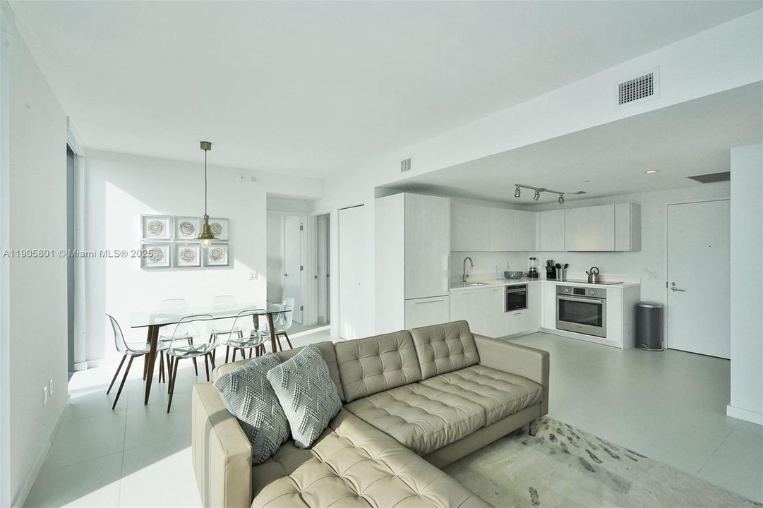 Active With Contract: $4,200 (2 beds, 2 baths, 944 Square Feet)