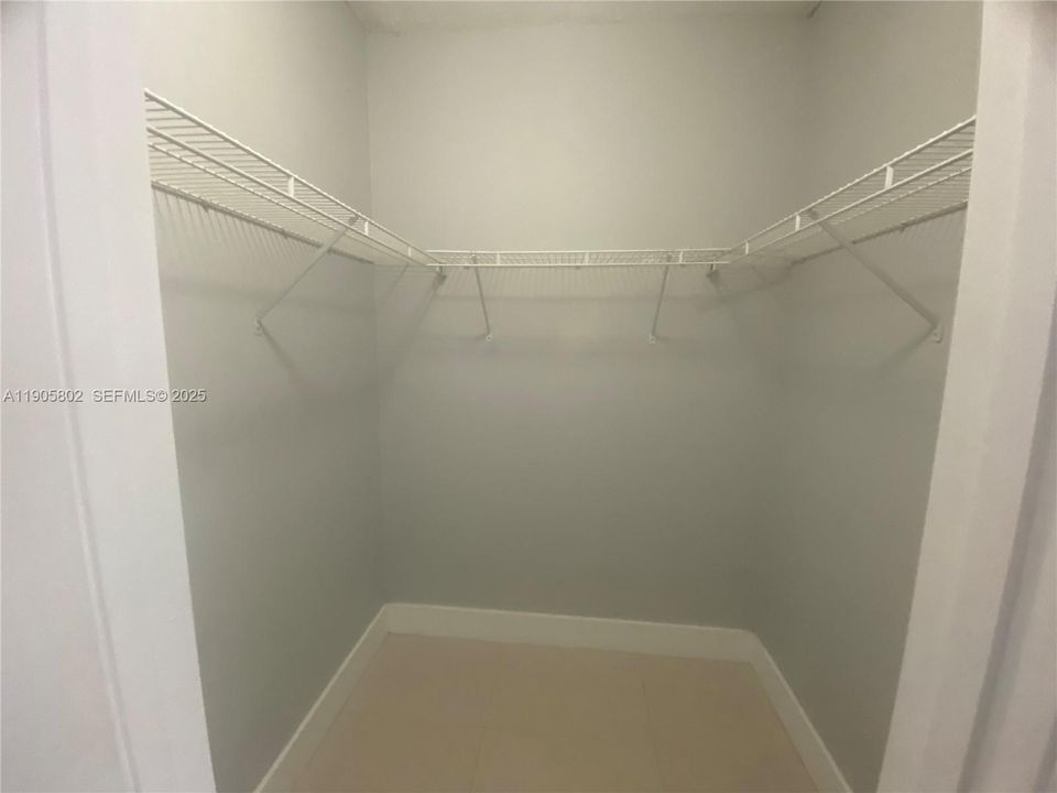 For Rent: $2,400 (2 beds, 2 baths, 1130 Square Feet)