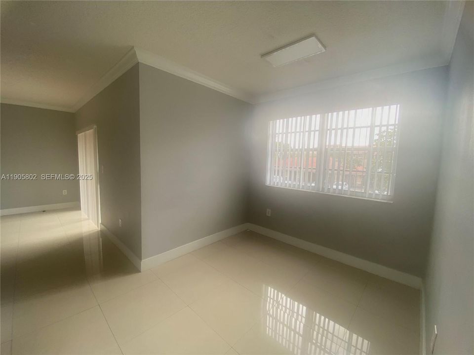 For Rent: $2,400 (2 beds, 2 baths, 1130 Square Feet)