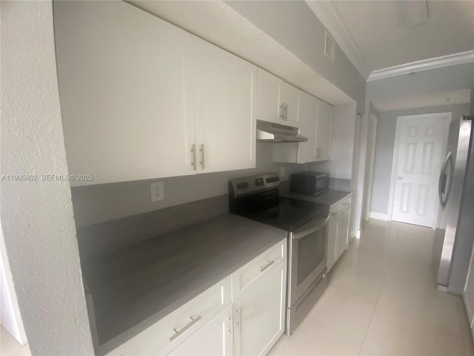 For Rent: $2,400 (2 beds, 2 baths, 1130 Square Feet)