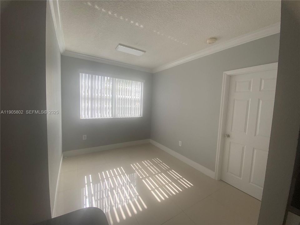 For Rent: $2,400 (2 beds, 2 baths, 1130 Square Feet)