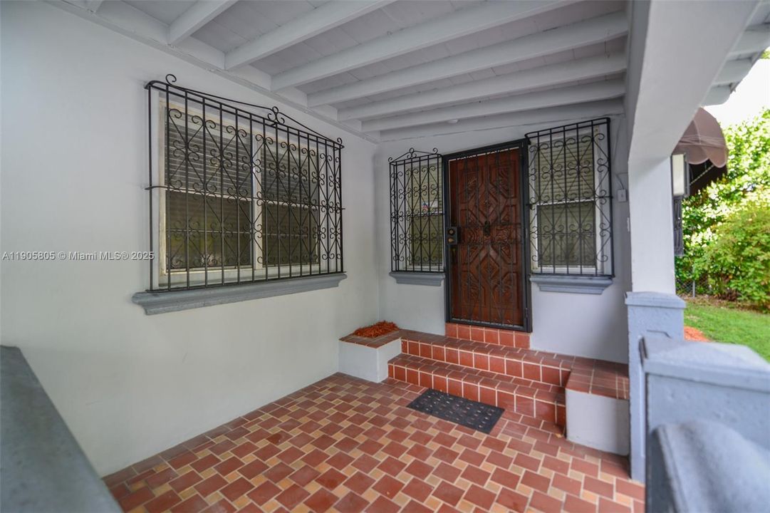 Recently Rented: $4,200 (3 beds, 2 baths, 1340 Square Feet)