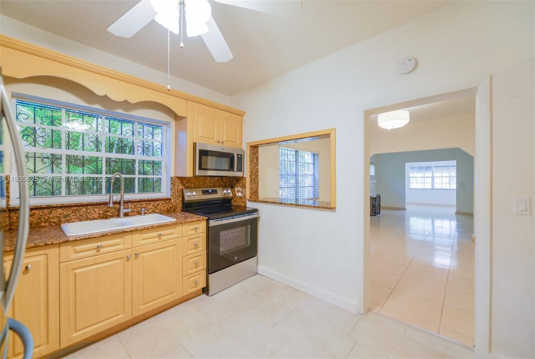 Recently Rented: $4,200 (3 beds, 2 baths, 1340 Square Feet)