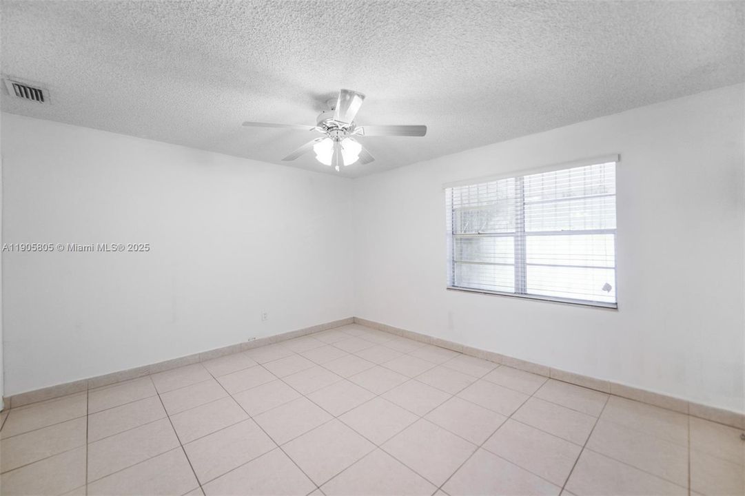Recently Rented: $4,200 (3 beds, 2 baths, 1340 Square Feet)