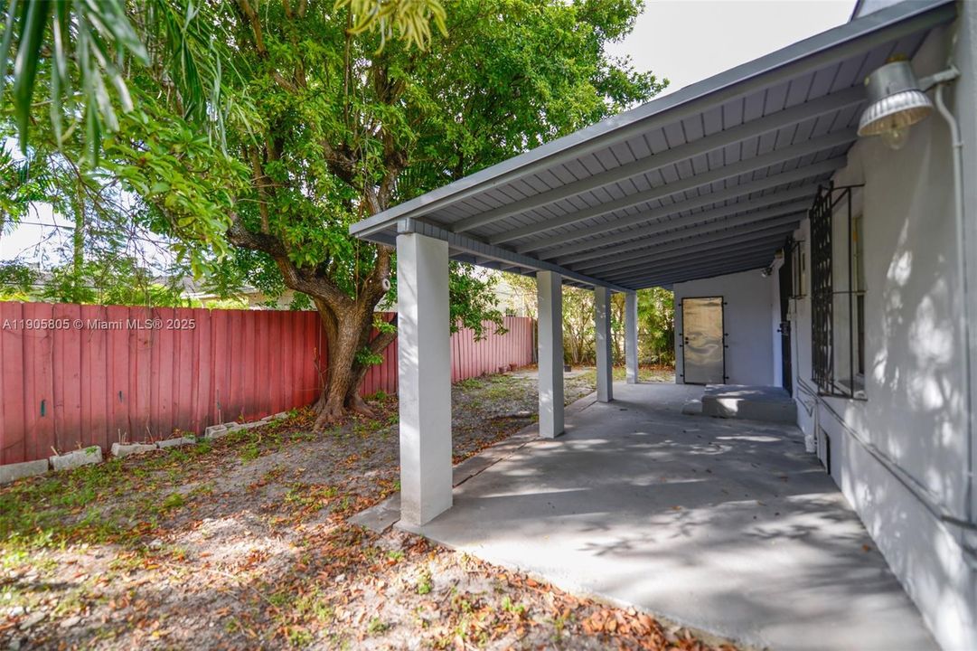 Recently Rented: $4,200 (3 beds, 2 baths, 1340 Square Feet)