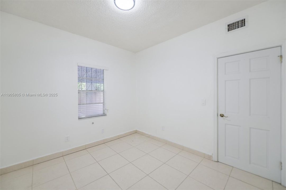 Recently Rented: $4,200 (3 beds, 2 baths, 1340 Square Feet)