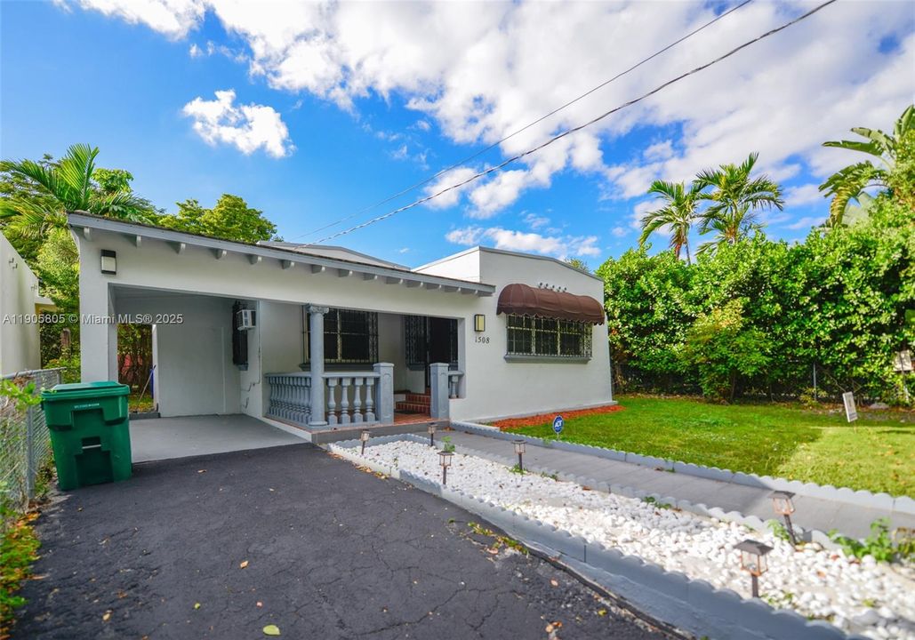 Recently Rented: $4,200 (3 beds, 2 baths, 1340 Square Feet)