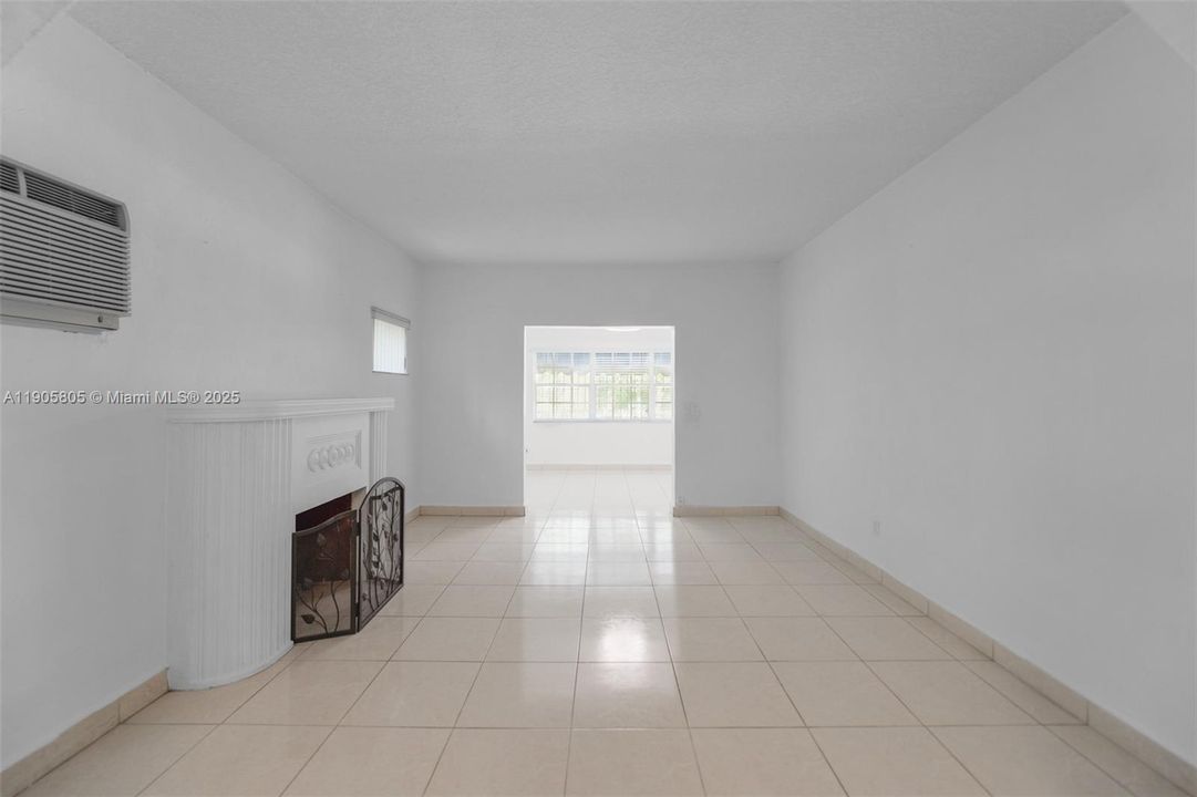 Recently Rented: $4,200 (3 beds, 2 baths, 1340 Square Feet)