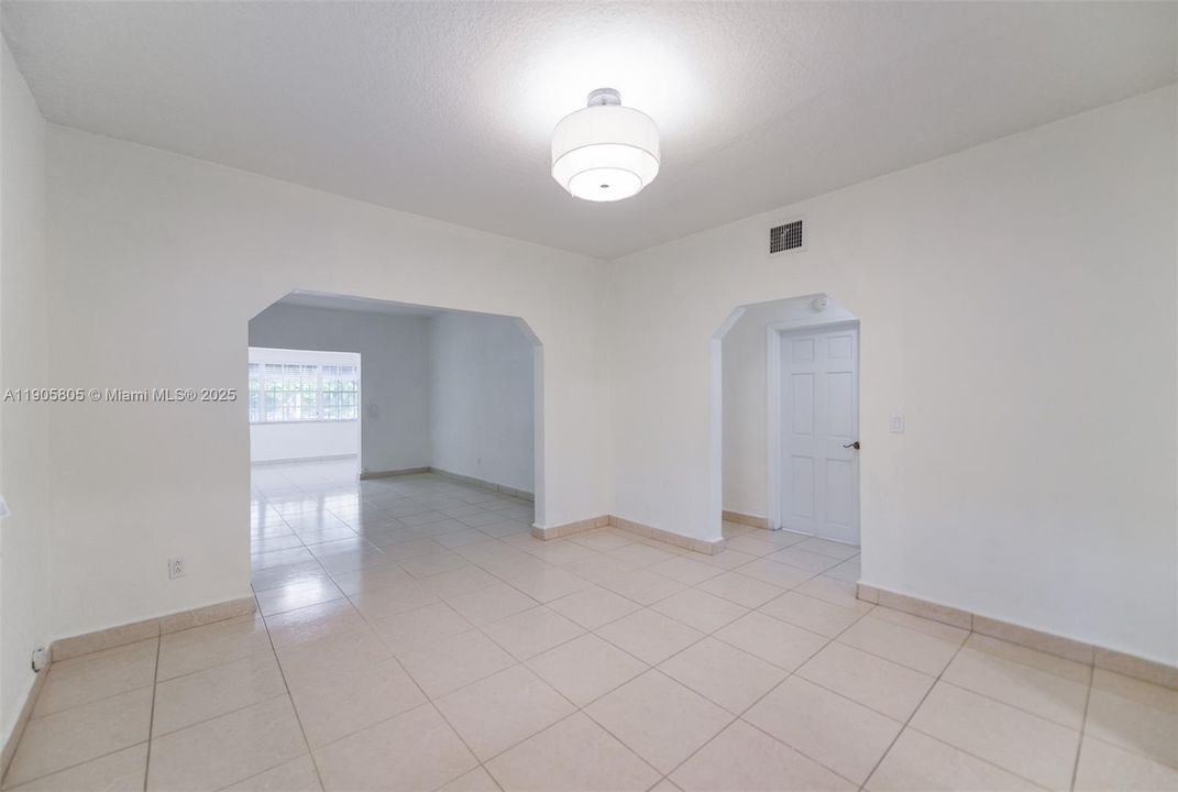 Recently Rented: $4,200 (3 beds, 2 baths, 1340 Square Feet)