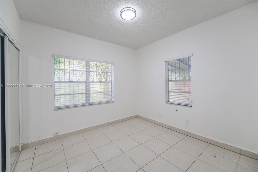 Recently Rented: $4,200 (3 beds, 2 baths, 1340 Square Feet)