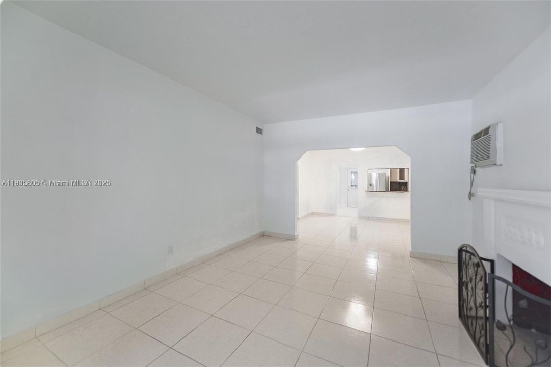 Recently Rented: $4,200 (3 beds, 2 baths, 1340 Square Feet)