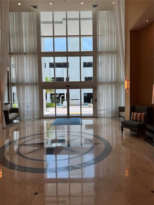 Active With Contract: $2,795 (1 beds, 1 baths, 875 Square Feet)