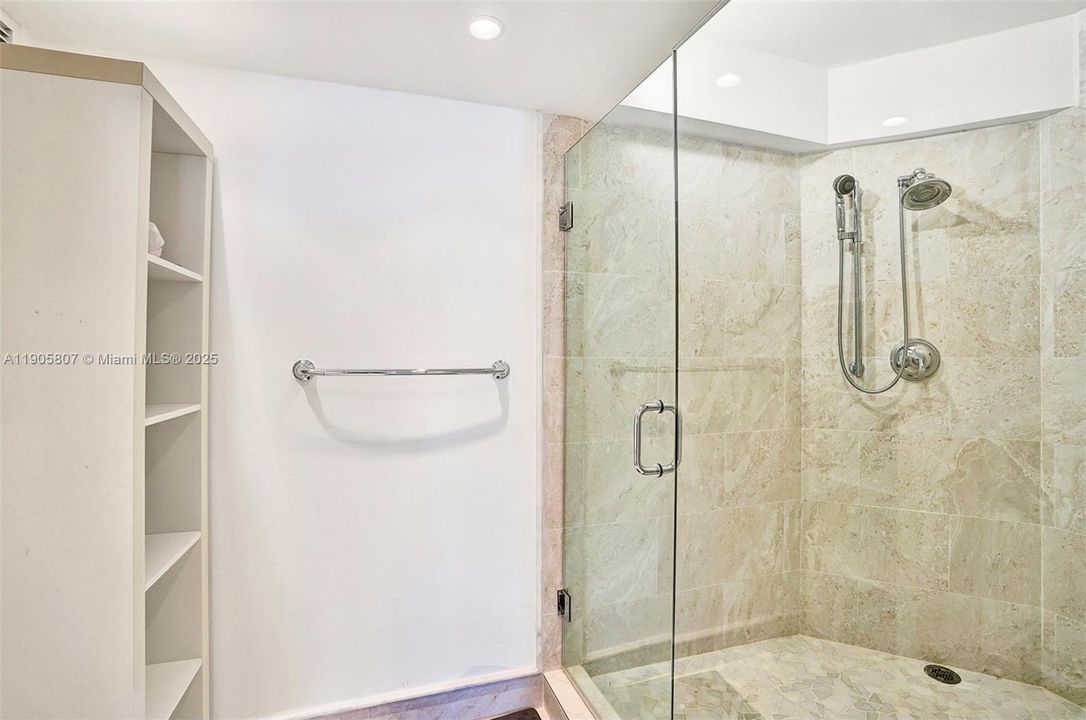 Recently Rented: $4,850 (2 beds, 2 baths, 1723 Square Feet)