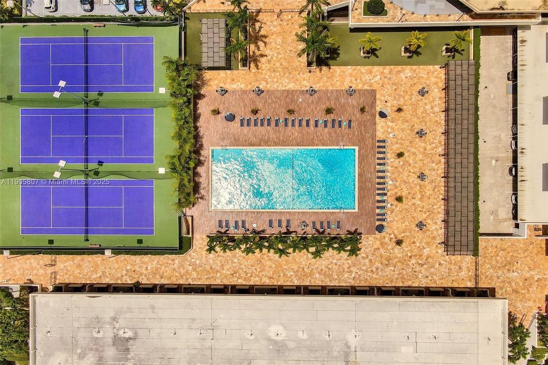 Recently Rented: $4,850 (2 beds, 2 baths, 1723 Square Feet)