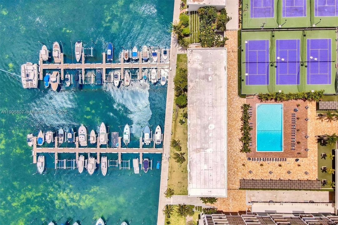 Recently Rented: $4,850 (2 beds, 2 baths, 1723 Square Feet)