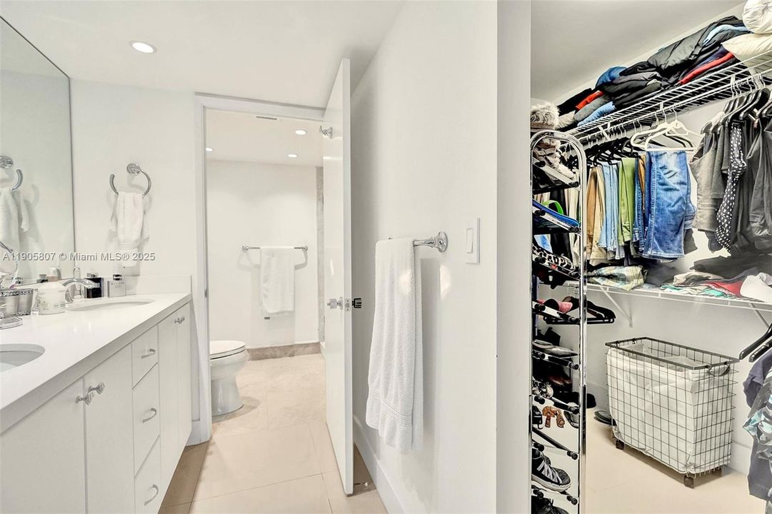 Recently Rented: $4,850 (2 beds, 2 baths, 1723 Square Feet)