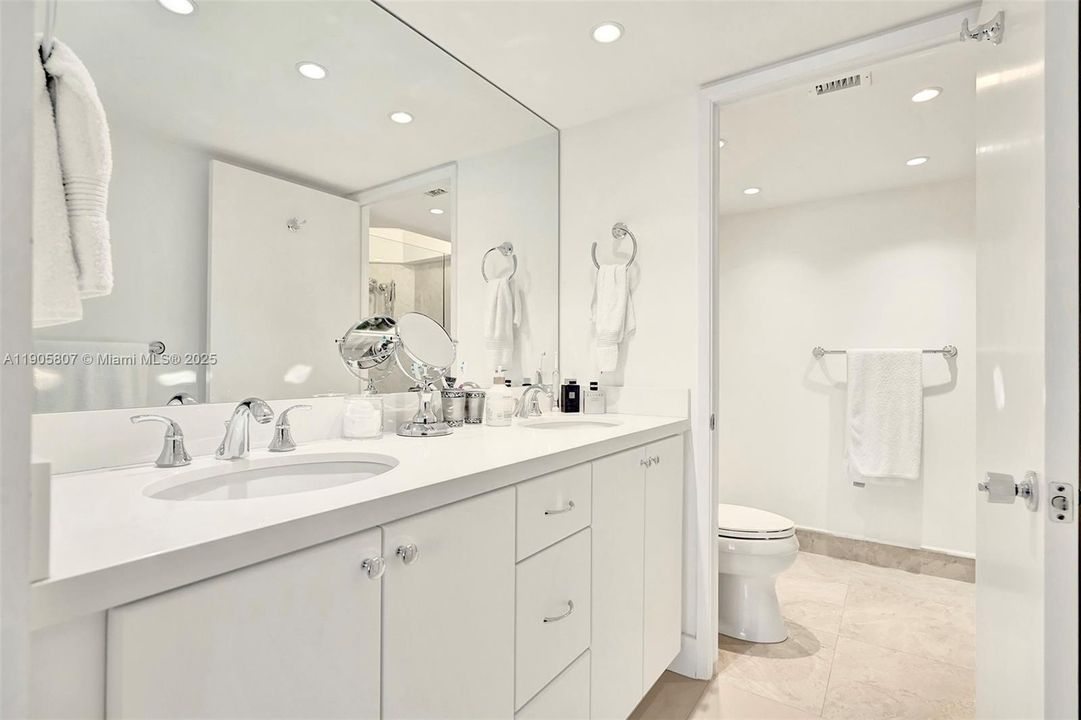 Recently Rented: $4,850 (2 beds, 2 baths, 1723 Square Feet)