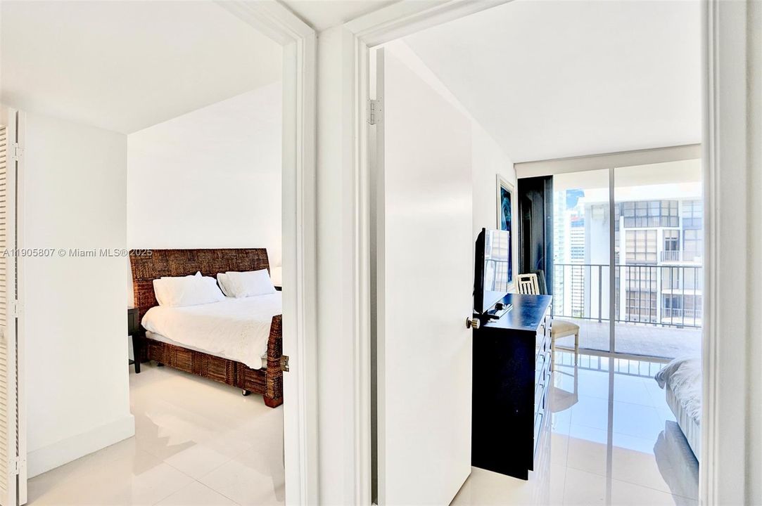 Recently Rented: $4,850 (2 beds, 2 baths, 1723 Square Feet)