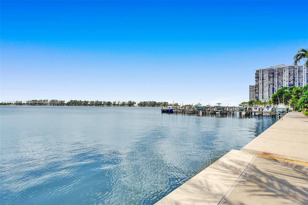 Recently Rented: $4,850 (2 beds, 2 baths, 1723 Square Feet)