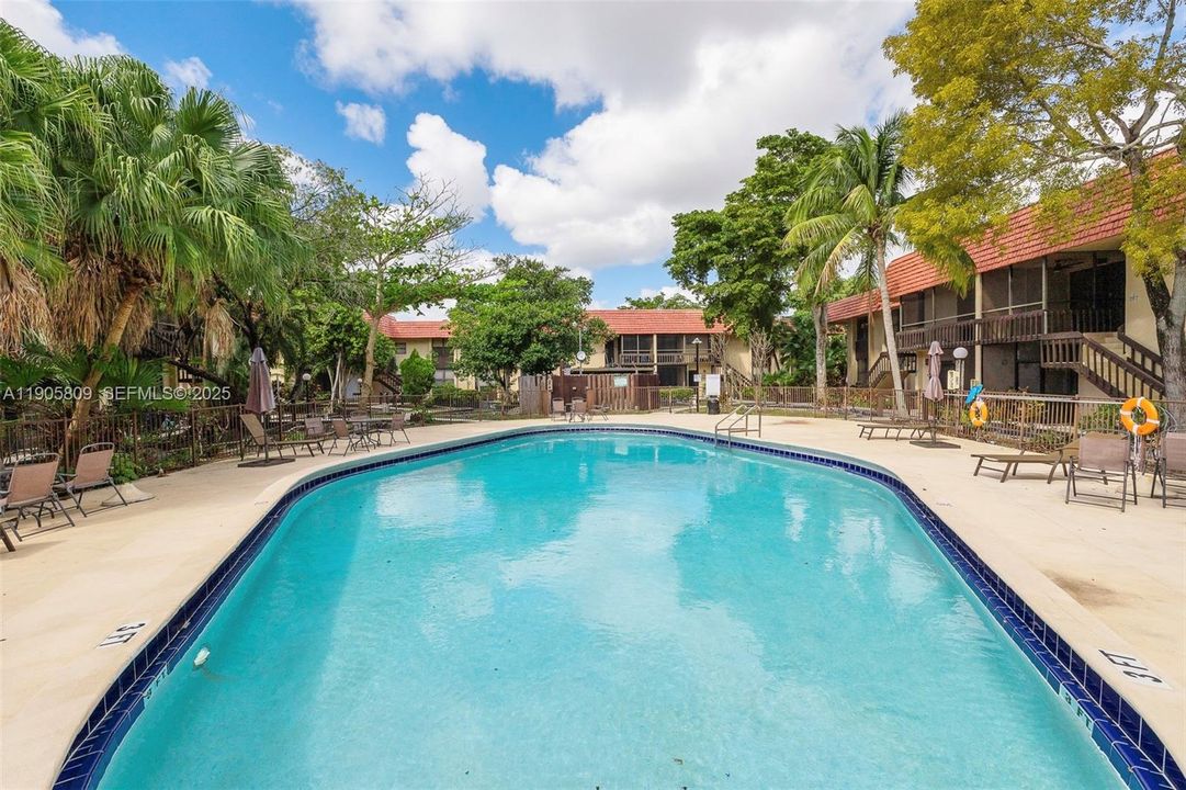 В аренду: $2,250 (2 спален, 2 ванн, 1400 Квадратных фут)