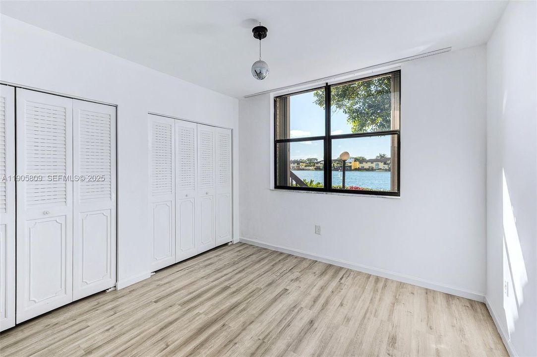 В аренду: $2,250 (2 спален, 2 ванн, 1400 Квадратных фут)