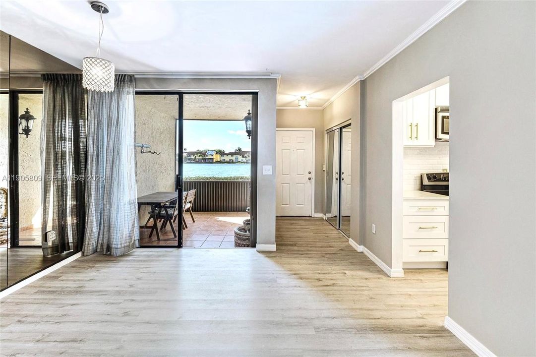 В аренду: $2,250 (2 спален, 2 ванн, 1400 Квадратных фут)