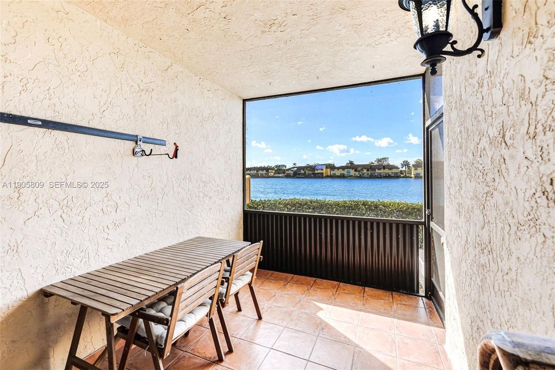 В аренду: $2,250 (2 спален, 2 ванн, 1400 Квадратных фут)