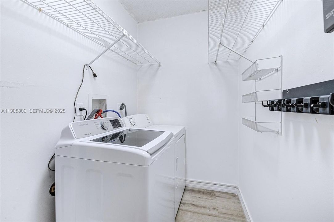 В аренду: $2,250 (2 спален, 2 ванн, 1400 Квадратных фут)